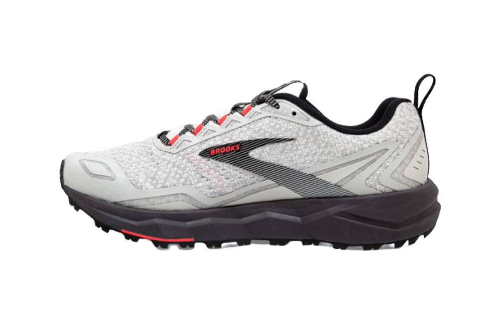 brooks divide womens