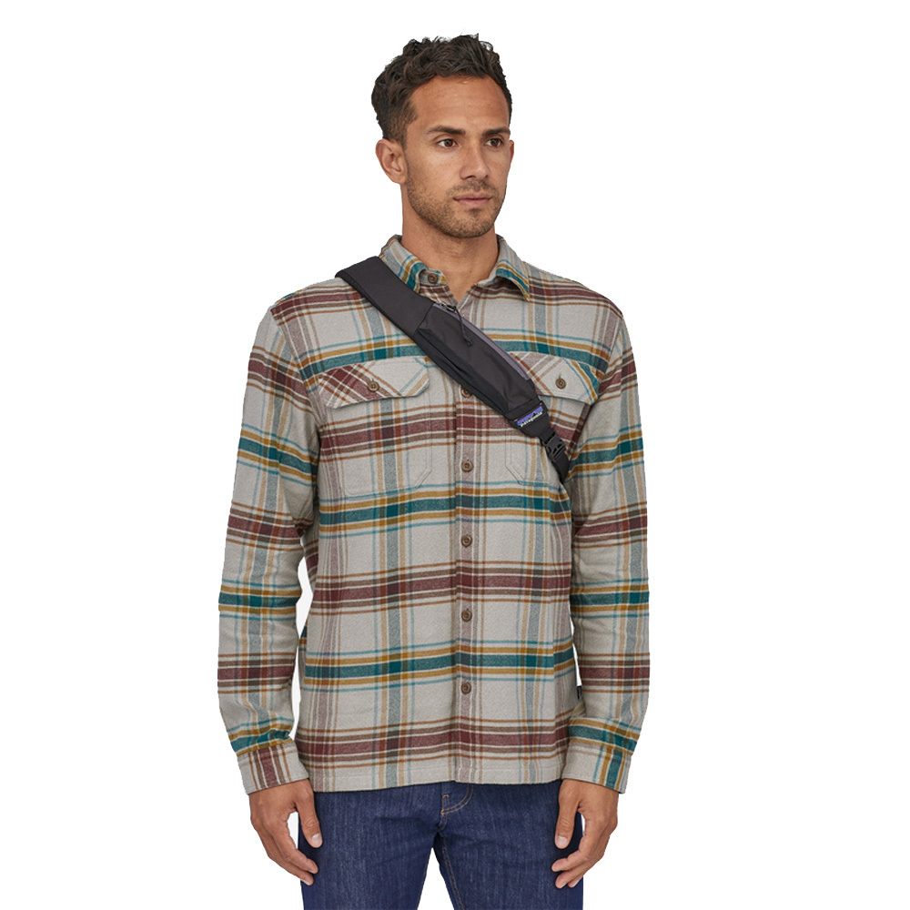 Patagonia Atom 8L Sling Bag Industrial Green