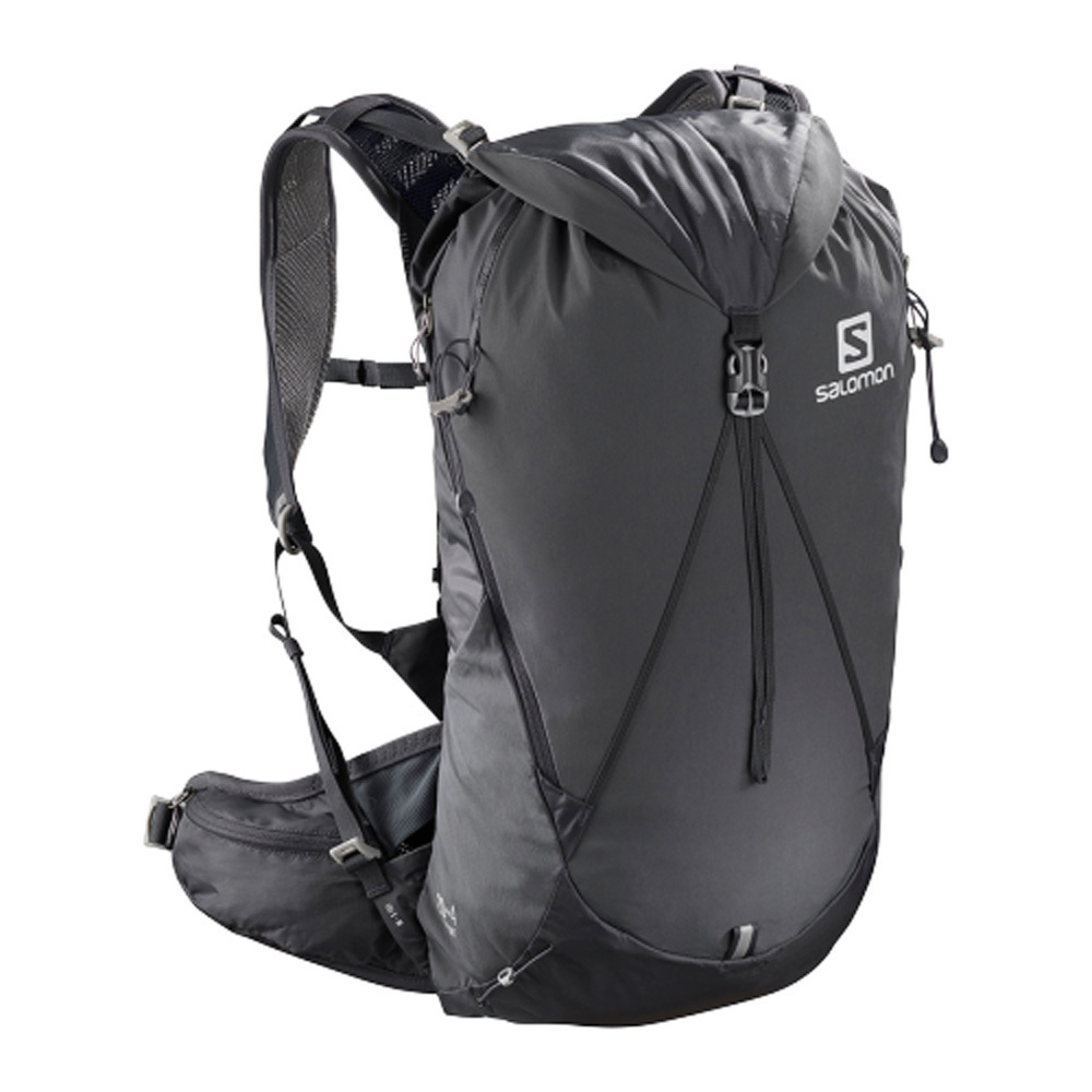 hiking daypack with hydration