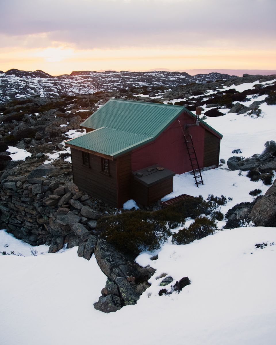 Hut in Ben Lomond National Park in the snow.