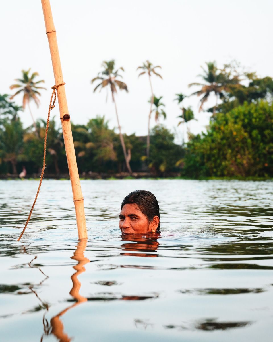 photo by tom turcich world walk woman in kerela, india