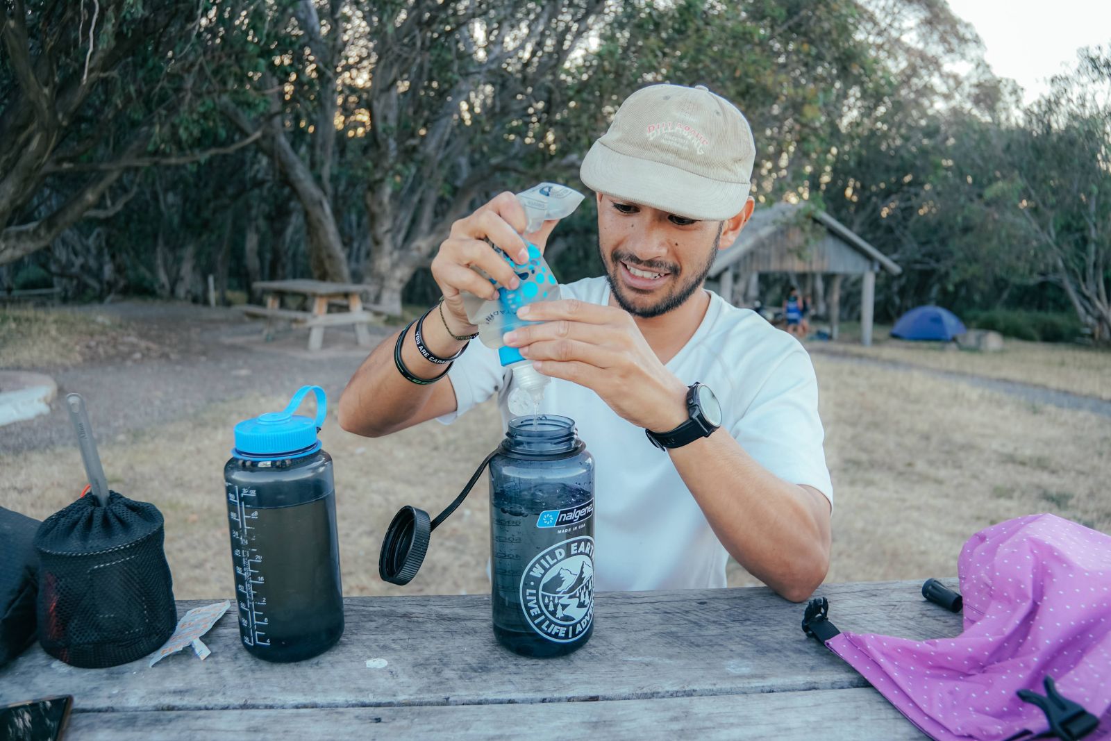 Nigel Abello Using The Katadyn BeFree Water Filter
