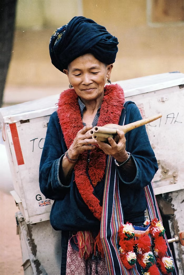 Image of Northern Thai Hmong Woman taken by Elspeth Beard