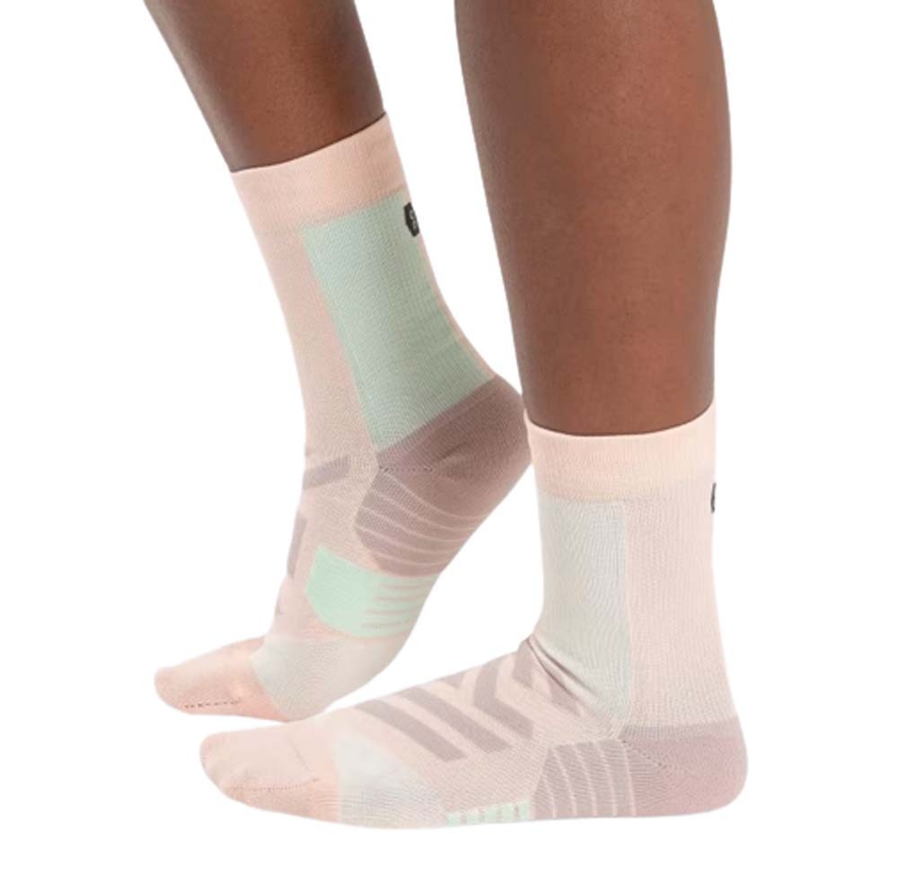 On Running Performance High Womens Socks  - Doe/Creek