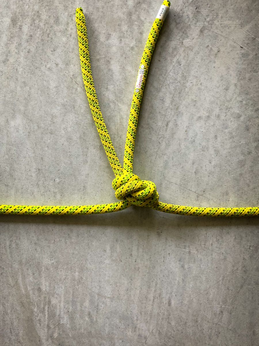 Flat Overhand Knot