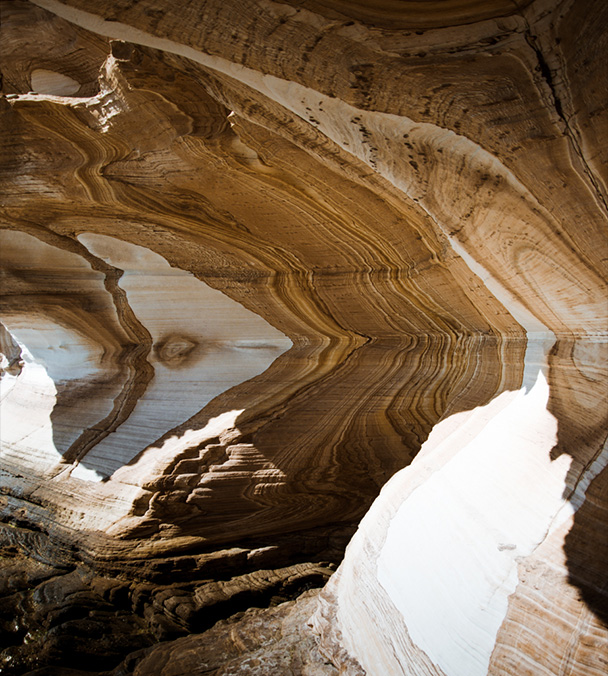 Painted cliffs cave 