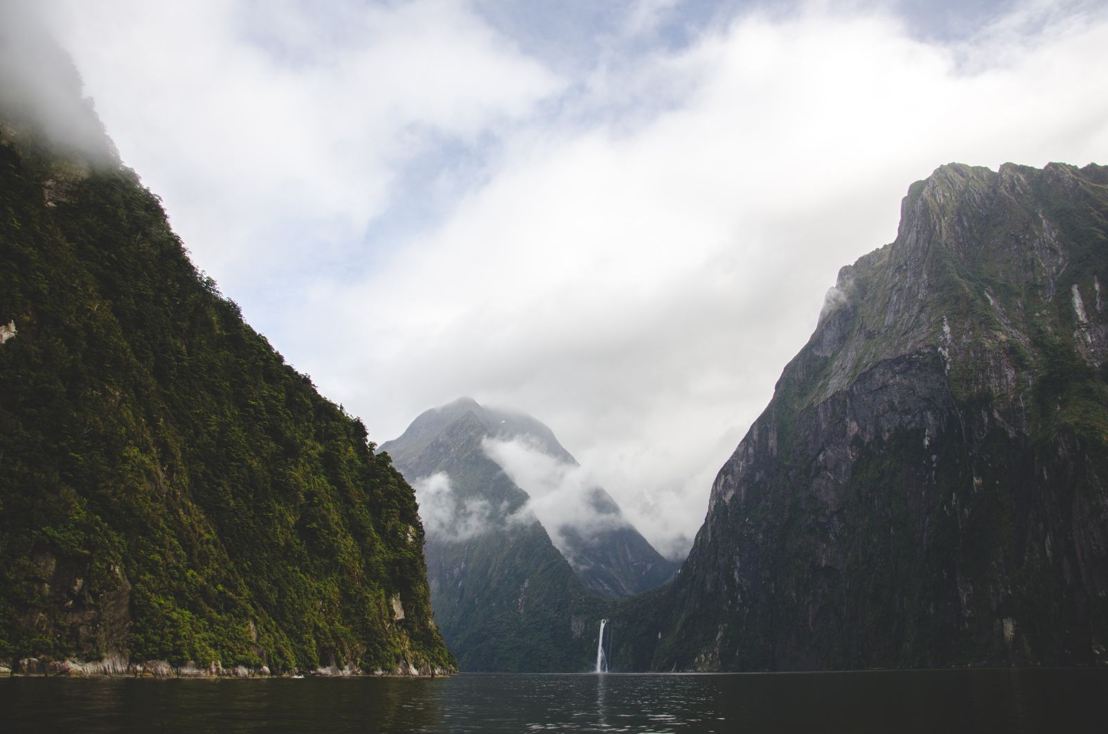 Image of Milford Sound by Anderson Aguirre