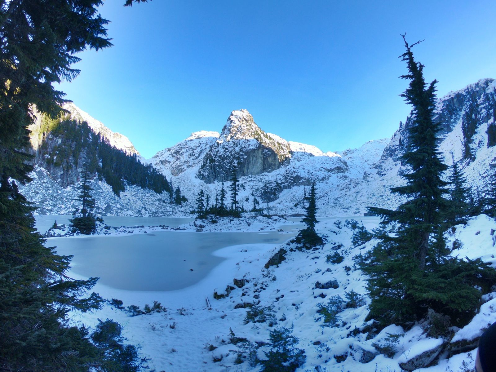 Image of snowcapped mountain by Jean de Silva