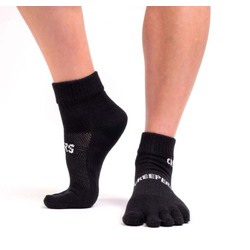 Creepers Unisex Merino Blend Running Quarter Crew Toe Socks - Black