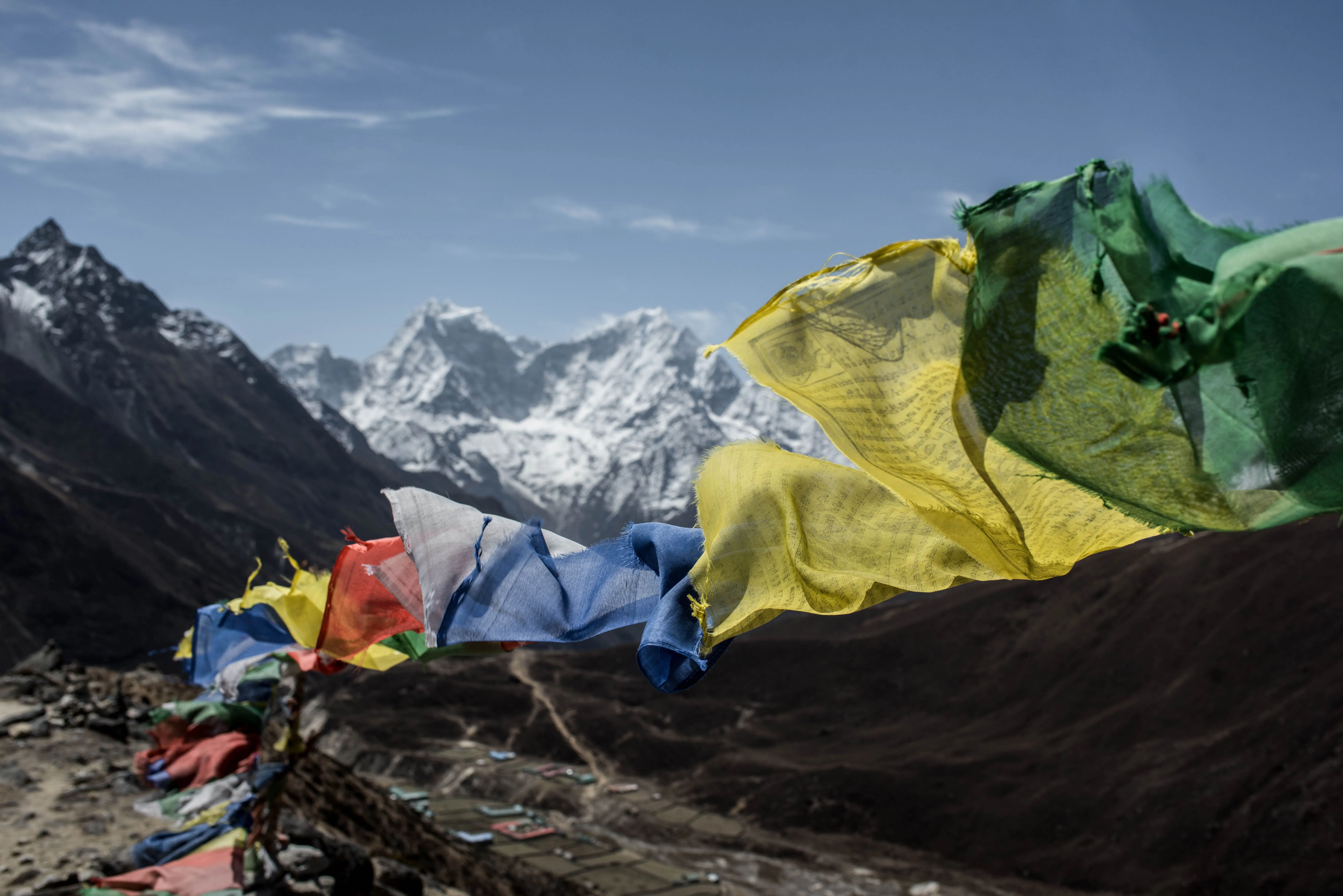  Into the Heart of the Himalayas: A Journey Through the Everest Region